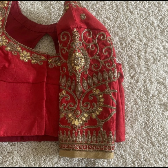Red silk blouse - Picture 2 of 5